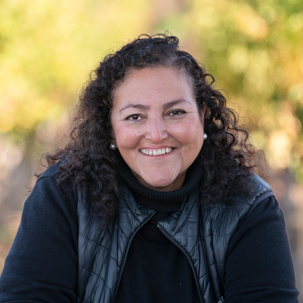 Elizabeth Vianna, Chimney Rock Winery